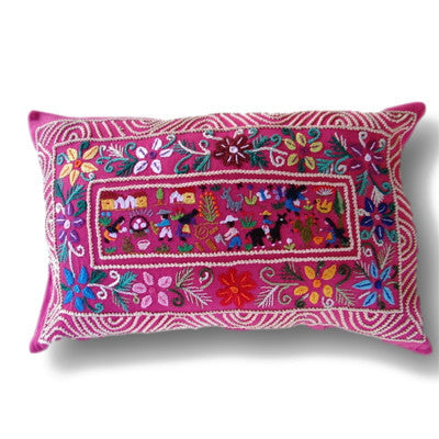 Pink Baile Tradicional Pillow